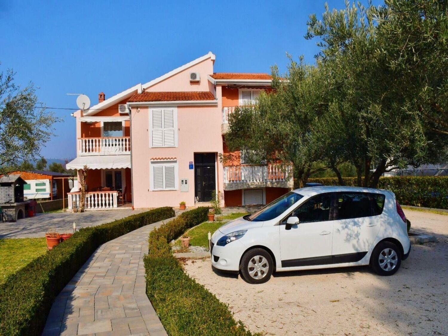 Apartments Darko - 30 M From Beach Sukosan Exterior photo